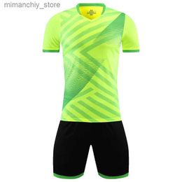 Collectable 2021 Football Jersey Quick Dry Gradient T Shirts And Pocket Shorts Customised Training Sports Uniforms Set Soccer Suit Q231118