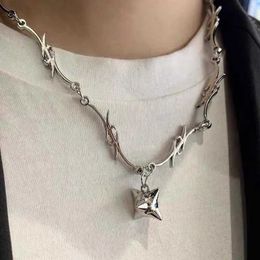 Pendant Necklaces Thorns Unisex Stainless Steel Chain Choker Necklace Hiphop Gothic Punk Style Little Brambles Necklaces Charm Trend Jewelry Gift Z0417