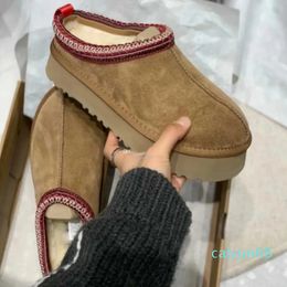 Ankle Snow Boots Fluffy Furry Suede Wool Slip-on Shoes Sheepskin Classic Platform Boot Chestnut Ultra Mini Short Boots Ankle Short Slides