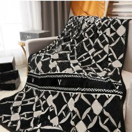 Designer Blanket Printed Flower Classic Design Air Delicate Conditioning Car Travel Bath Towel Soft Winter Fleece Shawl Throw Blankets