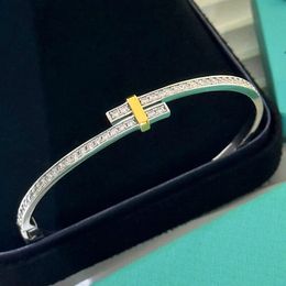 Bangle selling fashion brand 925 sterling silver surround cross bracelet ladies simple ethos luxury Jewellery party gift 231115