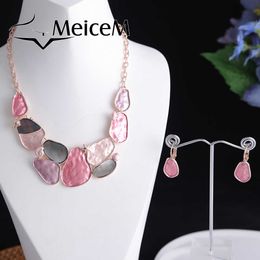 Pendant Necklaces MeiceM Large Fashion Women's Long Necklaces Choker Necklaces 2023 Woman Grey Shell Geometric Circle Collars Necklace for Women Z0417