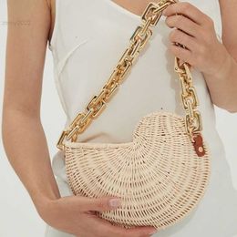 Shoulder Bags Fashion Hand Woven Rattan Hand Bags for Women Luxury Chain Shoulder Bag Brand Purses and Handbag Summer Beach Bag Boho Shell Bag