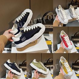 Men Trainers Maison Mihara Yasuhiro Designer hiking canvas shoes Toe Cap MMY fashion leather luxury flat loafers black white outdoor sneakers Outdoor Runners