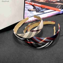 Headbands 2023 New British Style Plaid Striped Sponge Headband for Women High Quality Fashion Thick London Plaid Print Hairbands Head WearL231118