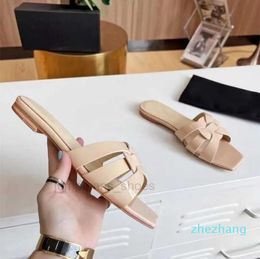 2023-Ladies summer new slippers leather fashion wild flat heel strap combination patent leather sandals sexy temperament flip flops 35-43 yards