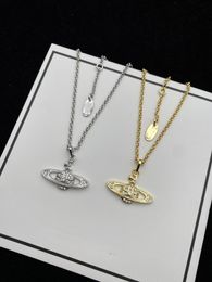 Marca de moda designer pingente colares carta viviene gargantilhas luxo feminino jóias metal pérola colar cjeweler westwood para mulher corrente
