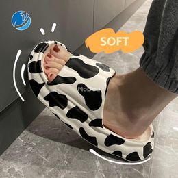 Slippers Mo Dou Soft Comfortable Women Summer Slippers Indoor Outdoor Bathroom Thick Sole Men Slides Street Beach Shoes Drop 230418