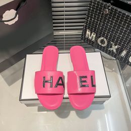 Channel White 23P Black Patent Letters Slippers Slides Dad Sandal Mules Embossed Signature CHANL Flip Flops Women Ladies Summer Shoes Fashion Flats Paris