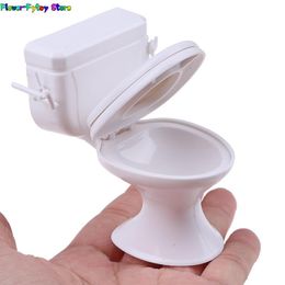 Kitchens Play Food 1pc Vintage Dollhouse Furniture Bathroom Modeling White Toilet Doll House Miniature Baby Pretend Toys Dolls Accessories 230417