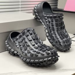Pneus plataform designer de pneus 2024 Slippersneaker zagueiro de borracha grossa homem chinelos de moda tênis de moda triple preto sandal 331 338