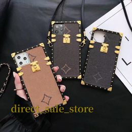 Fashion Designer Phone cases for iPhone 14 12 13 Pro max 11 12 mini xr x xs 7 8 plus se xsmax Luxury PU Soft case with leather shoulder strap