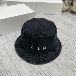23 Womens Bucket Designer New Black Washed Flat Top Letters Summer Beach Travel Sun for Mens Fashion Hat