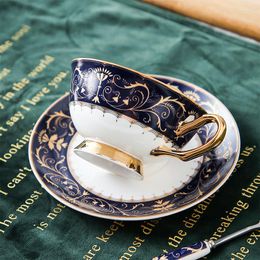 Mugs European-style Home Bone China Ceramic Coffee Cup And Saucer Phnom Penh Suit Court Wind Tea Flower English Set