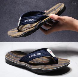 Slippers Summer Korean Fashion Men's Stripe Massage Flip Flops Anti Slip Herringbone Personality Street Outdoor Sandals