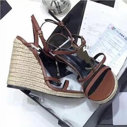 SUMMER WOMEN'S Wedge Sandals Cassandra Designer Sandals Leather Pumps Straw Weaving Parting Wedding Dress Shoes Ankle Strap Platform Gladiator Sandal