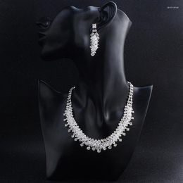 Chains A SetEuropean And American Bride Necklace Earrings Set Fashion Crystal Clavicle Chain Female Banquet Dress Accessories Wholesale