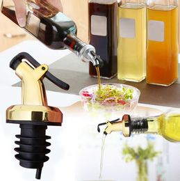 Oil Bottle Stopper Cap Dispenser Sprayer Lock Wine Pourer Sauce Nozzle Liquor Leak-Proof Plug Bottle Stopper Kitchen Tool