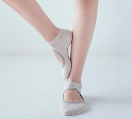 Silicone Non Slip Women Yoga Socks Breathable Antifriction Pilates Barre Breathable Sports Dance Socks Slippers With Grips34485315042