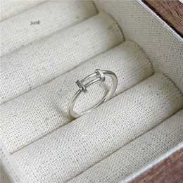 2023 New Designer Ring Band Rings Full Body S925 Sterling Silver Smooth Cylindrical Push-pull Lovers Japan and South Korea Simple Index Finger Head Jewelry 9qjn