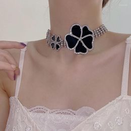 Chains Luxury Rhinestone Black Enamel Flowers Choker Necklace For Women Gift Large Floral Clavicle Chain Collar Neck