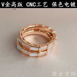 2023 New Designer Ring Band Rings v Gold High Edition Narrow Snake Bone for Women Plated with 18k Rose Quality Shaped Beimu Jade Medal Malachite O026