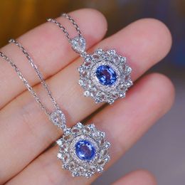 Xiy Hot Sale White Solid Gold 0.2Ct Diamond Oval Sapphire Suower Necklace Custom Fashion Gemstone Jewelry