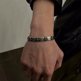 Ins Fashion Cross Scensed Bracelet Chain الزوجان المصنوع يدويًا الفضة الفضية الرجعية المتخصصة Vanguard Trend Trend Association المجوهرات المجوهرات