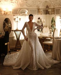 Stylish Mermaid Wedding Dresses Long Sleeves Deep V Neck Appliques Sequins 3D Lace Detachable Train Floor Length Diamonds Bridal Gowns Custom Made abiti da sposa