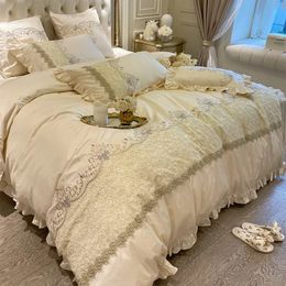 Bedding sets EuropeanStyle Luxury HighEnd 100 Cotton FourPiece Set Exquisite Lace Embroidery Quilt Cover Bed Sheet 231118