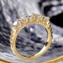 Band Rings Huitan Simple Design Women Party Finger-rings Brilliant Round Cubic Zirconia Gold Colour Versatile Accessories Statement Jewellery