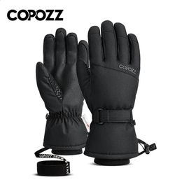 Ski Gloves COPOZZ Men Women Ski Gloves Ultralight Waterproof Winter Warm Gloves Snowboard Gloves Motorcycle Riding Snow Windproof Gloves 231118