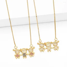 Pendant Necklaces FLOLA Cute Dad Mom And Me Figure Copper CZ Crystal Family Member Gold Plated Jewellery Gifts Nken24