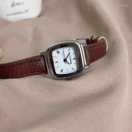 Wristwatches Luxury Women Watch Simple Roman Numerals Small Dial Quartz Watches Ladies Black Gold Clock Female Vintage Brown Reloj