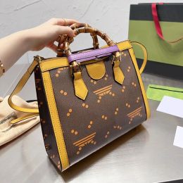 Designer Large Capacity Totes Bag Diana Shopping Bags Womens Crossbody Bags Bamboo Handbags Letter Printing Shoulder Bag