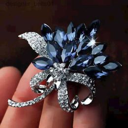 Pins Brooches Luxury Design Blue Crystal Bouquet Brooches For Women Inlaid Rhinestone Tren Pins Jewelry Clothing AccessoriesL231120