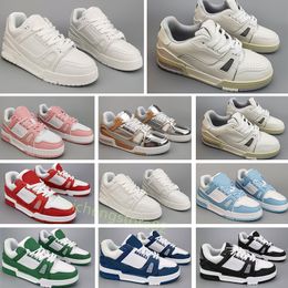 2024 Luxury Mens Casual Shoes Fashion Womens Logo Embossed Trainer Sneaker Green Denim Sky Blue White Grey Pink 36-45 B9