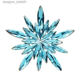 Pins Brooches CIN XIANG Blue Colour Rhinestone Snowflake Brooch Winter Fashion Jewellery Beautiful Christmas Party Decoration High QualityL231120