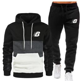 Men's Tracksuits autumnwinter sports suit hooded sweatshirt casual warm branded sweater and jogging pants 2piece set 231118
