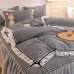 Bedding Sets Chequered Set Bed Skirt Ruffle Lace Princess Style Girls Duvet Cover Simple Solid Colour Home Textiles Decor Bedroom