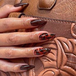 False Nails 24pcs Autumn Winter Brown Fake Elegant Manicure Nail Art Amber Pattern Design Reusable Adhesive Long Almond