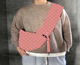 Luxury Cat Dog Carrier One Shoulder Pet Diagonal Bag Double Sided Available Kangaroo Embrace Bag for Corgi Bulldog Poodle Schnauze5229713