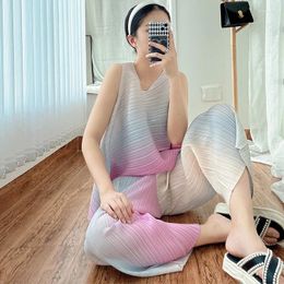 Women's Two Piece Pants Tops Straight-leg Two-piece Sets Nine-point Ankle-length Women Suits Summer Sleeveless Shirt Folds Gradient Colours