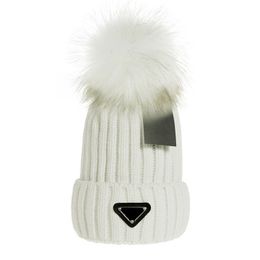 Designer Luxury Fashion Women's Hats Beanie Hats Autumn and Winter Warm Knitted Hats High Quality Warm Hats Wholesale of Various Styles and Colours of Hats