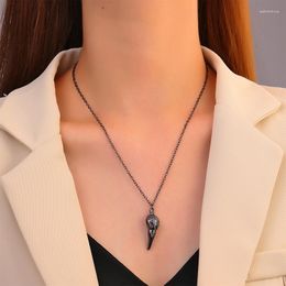 Pendant Necklaces Vintage Metal Necklace For Women Fashion Crow Skull Halloween Gift Suitable Party Clavicle Chain