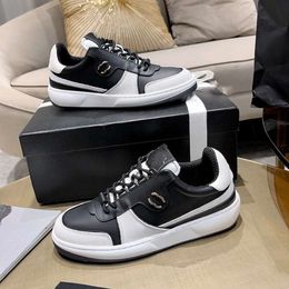 Chanells Men Chaannel Chanellies Leather Fashionable Design Luxury Women Bowling Shoes Canvas Letter Casual Outdoor Sports Running Shoes 012-016