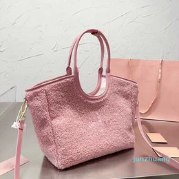 Designer -Tote bag womens bag totes lambs wool designer handbag Winter piush Large Crossbody Shopping Bags Pink Purse