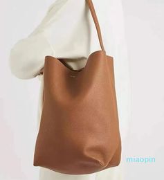 2023-Small and versatile new tote bag bucket bag large capacity single shoulder portable real leather handbag
