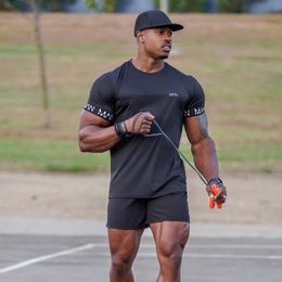 Men's T Shirts largetype Men Compression T shirt men Sporting Skinny Tee Shirt Male Gym Running Black Quick dry Fitness Sports 230419