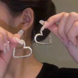 Stud 2023 New Zircon Silver Heart shaped Earrings Suitable for Female Punk Extruded Metal Hollow Heart shaped Drop Earrings Y2K Jewellery 231120